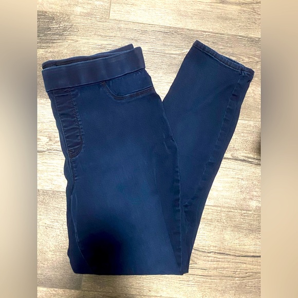 Gloria Vanderbilt Slimming Pull-On Jeans 14 - Picture 2 of 4